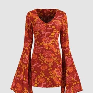 70s inspired floral mini dress size medium flared sleeves